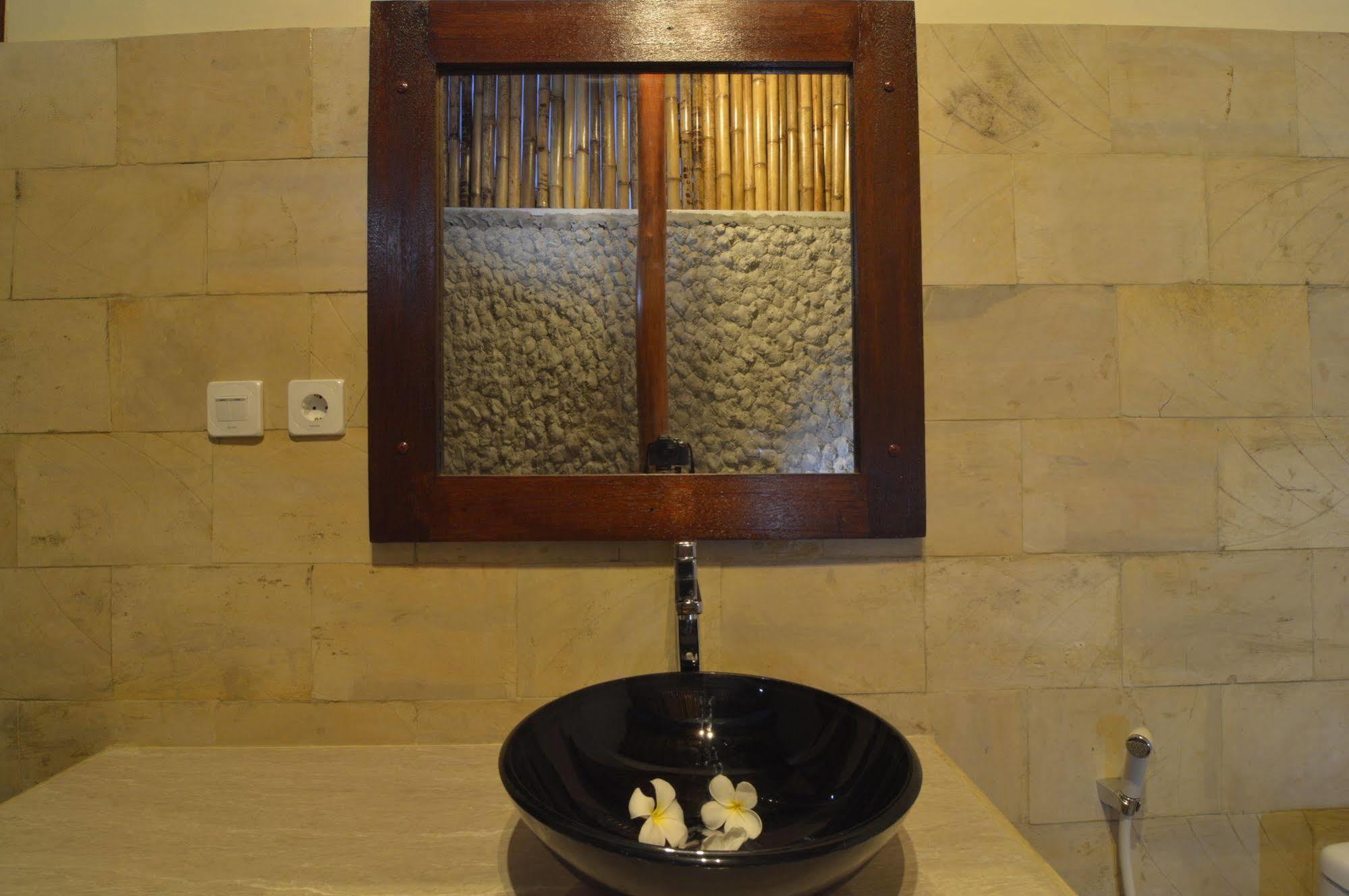 Shu Villa Lombok Kuta  エクステリア 写真